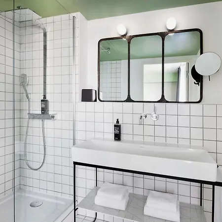 Ibis Styles Centre 3*
