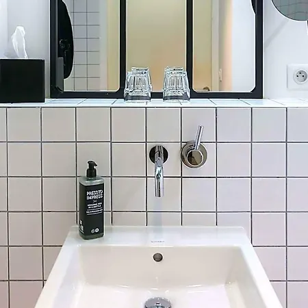 מלון Ibis Styles Centre 3*