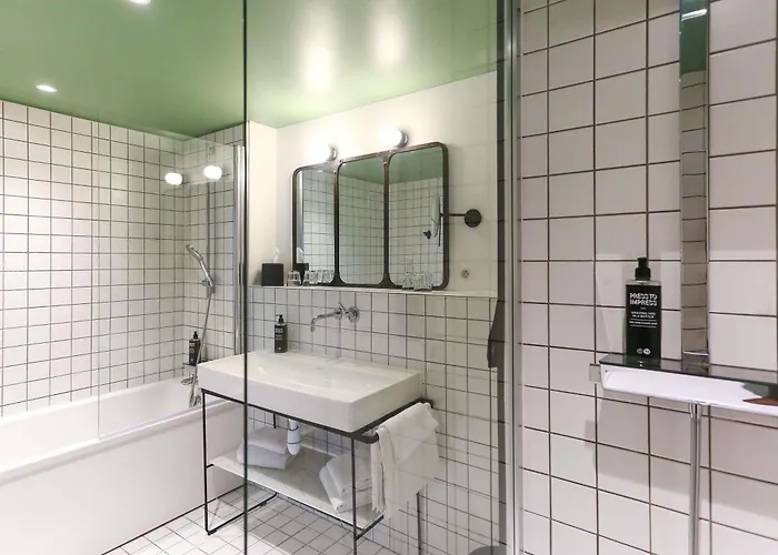 Ibis Styles Centre 3*